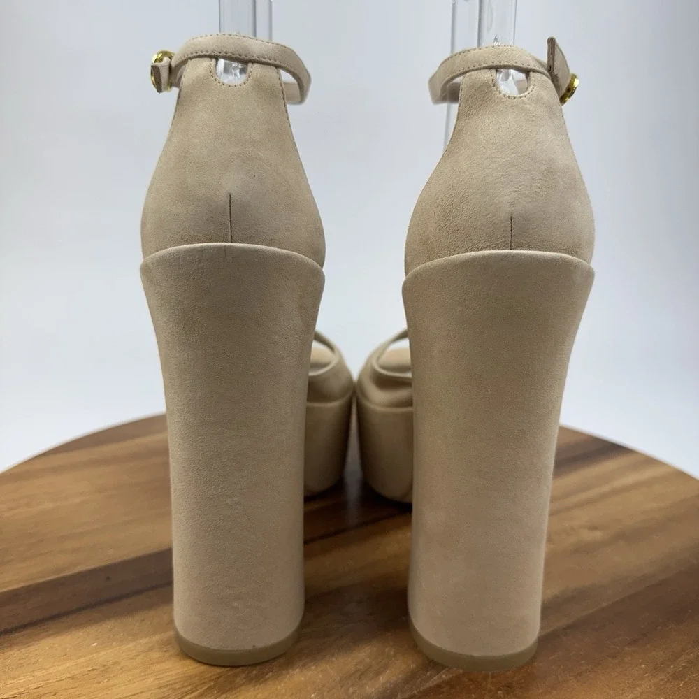 Stuart Weitzman size 10